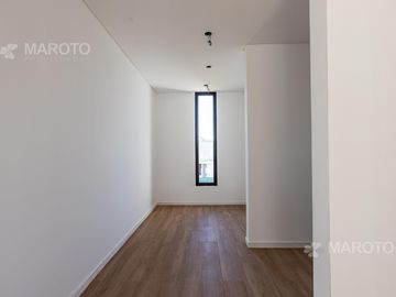 CASA EN VENTA EN BARRIO MUELLES CON SIETE AMBIENTES - MAROTO PROPIEDADES