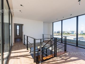 CASA EN VENTA EN BARRIO MUELLES CON SIETE AMBIENTES - MAROTO PROPIEDADES