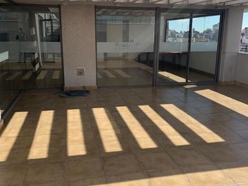 Departamento gigante de 1 dormitorio con amenities y cochera en pleno barrio Martin