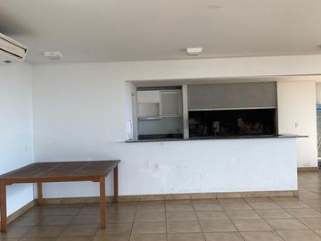 Departamento gigante de 1 dormitorio con amenities y cochera en pleno barrio Martin