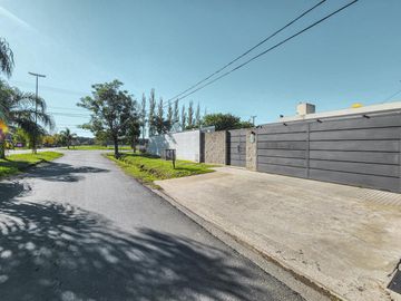 Casa 4 dormitorios con jardín y pileta en Fisherton