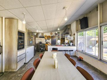 Casa 4 dormitorios con jardín y pileta en Fisherton