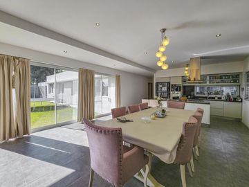 Casa 4 dormitorios con jardín y pileta en Fisherton