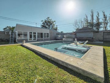Casa 4 dormitorios con jardín y pileta en Fisherton