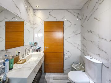 Casa 4 dormitorios con jardín y pileta en Fisherton