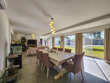 Casa 4 dormitorios con jardín y pileta en Fisherton