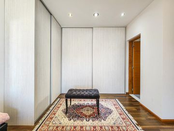 Casa 4 dormitorios con jardín y pileta en Fisherton