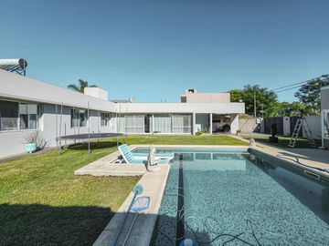 Casa 4 dormitorios con jardín y pileta en Fisherton