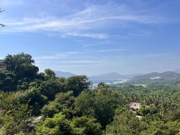 LOTE CON VISTA PANORAMICA A LA BAHIA DE SANTIAGO EN MANZANILLO