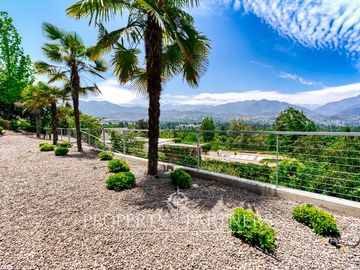 Exclusiva casa en Condominio Lomas de la Dehesa