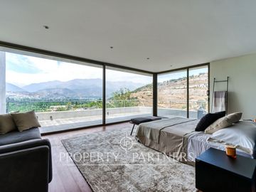 Exclusiva casa en Condominio Lomas de la Dehesa