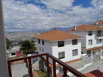 VENTA CASA 4 DORMITORIOS - EN URBANIZACIÓN. CARCELEN