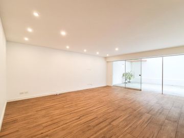 ¡Exclusivo Departamento en Venta en primer piso, ubicado en Corpac San Isidro!