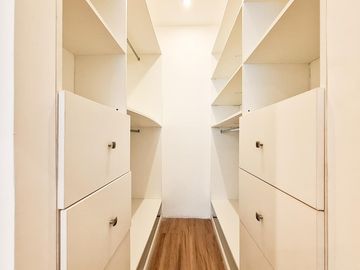 ¡Exclusivo Departamento en Venta en primer piso, ubicado en Corpac San Isidro!