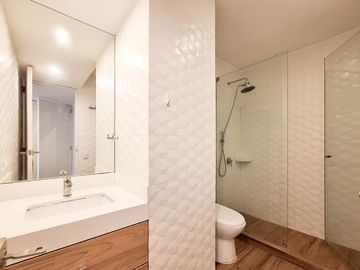 ¡Exclusivo Departamento en Venta en primer piso, ubicado en Corpac San Isidro!