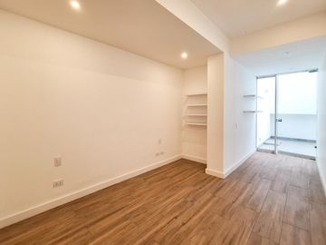 ¡Exclusivo Departamento en Venta en primer piso, ubicado en Corpac San Isidro!