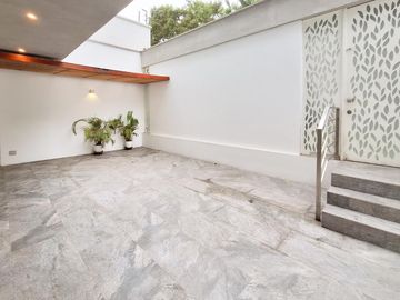¡Exclusivo Departamento en Venta en primer piso, ubicado en Corpac San Isidro!