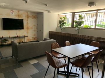 Departamento 2D 1B a Pasos de Metro República y Cumming