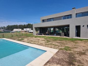Casa en venta en La Calesa Pilará | VCO Propiedades
