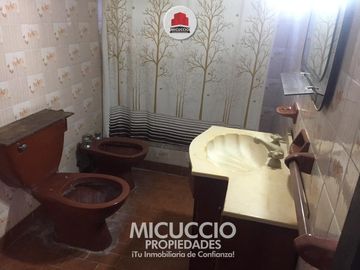 Casa en Venta, Hipólito Yrigoyen 893 esq. Los Lazaristas, Escobar. APTA CREDITO