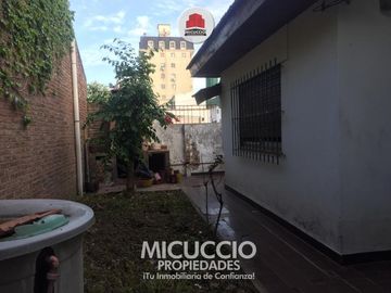 Casa en Venta, Hipólito Yrigoyen 893 esq. Los Lazaristas, Escobar. APTA CREDITO
