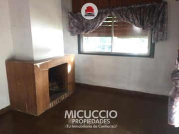 Casa en Venta, Hipólito Yrigoyen 893 esq. Los Lazaristas, Escobar. APTA CREDITO