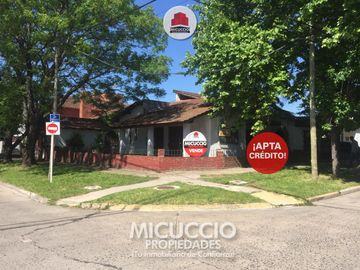 Casa en Venta, Hipólito Yrigoyen 893 esq. Los Lazaristas, Escobar. APTA CREDITO