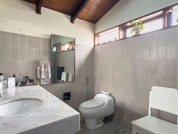 CASA EN VENTA VALLE  HERMOSO -SURCO
