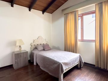 CASA EN VENTA VALLE  HERMOSO -SURCO