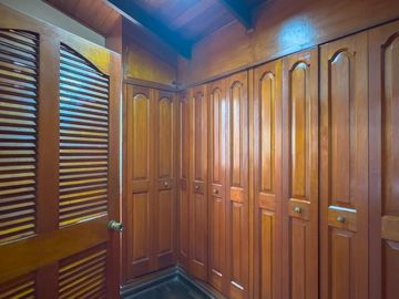 CASA EN VENTA VALLE  HERMOSO -SURCO