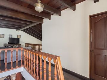 CASA EN VENTA VALLE  HERMOSO -SURCO