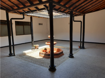 CASA COLONIAL GIRARDOTA