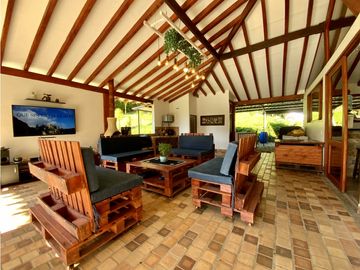 Finca Independiente Via San Antonio (Rionegro)