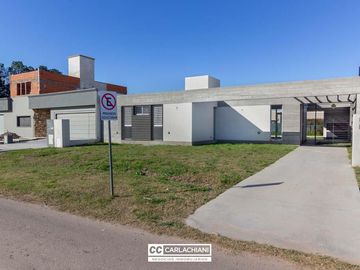 Casa en Venta Funes Don Mateo - Estrenar 3 Dormitorios