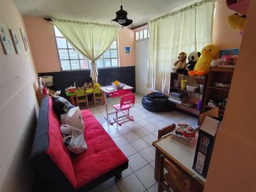 Casa de venta en  Urbanización,  1  sola planta más altillo, 6 dormitorios  , Conocoto