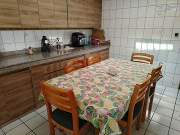 Casa de venta en  Urbanización,  1  sola planta más altillo, 6 dormitorios  , Conocoto