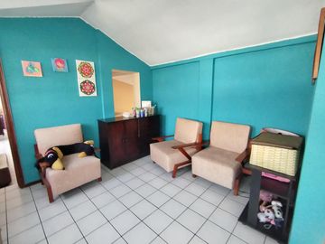 Casa de venta en  Urbanización,  1  sola planta más altillo, 6 dormitorios  , Conocoto