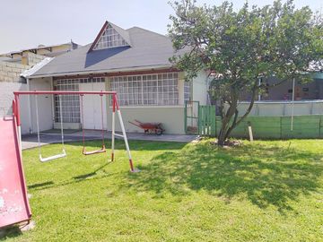 Casa de venta en  Urbanización,  1  sola planta más altillo, 6 dormitorios  , Conocoto