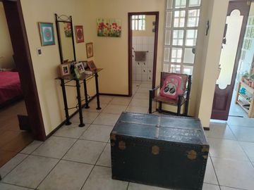 Casa de venta en  Urbanización,  1  sola planta más altillo, 6 dormitorios  , Conocoto