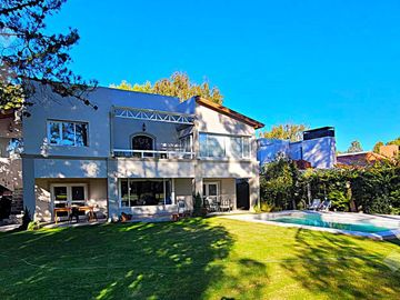 Venta Casa 4 dorm. Barrio Rincon Club de Campo Neuquen