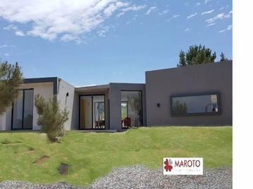 Costa Esmeralda - Casa en venta en barrio ecuestre