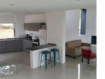 Costa Esmeralda - Casa en venta en barrio ecuestre
