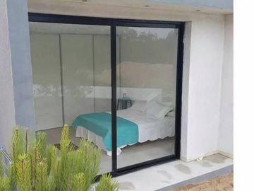Costa Esmeralda - Casa en venta en barrio ecuestre