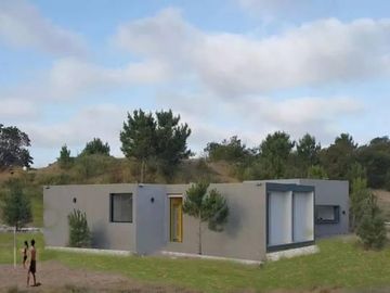 Costa Esmeralda - Casa en venta en barrio ecuestre