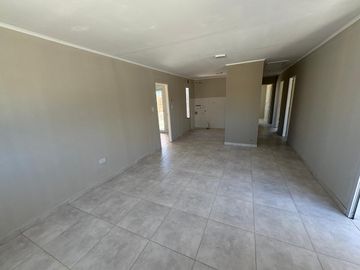 VENTA DE CASA EN B° CONFLUENCIA, PLOTTIER