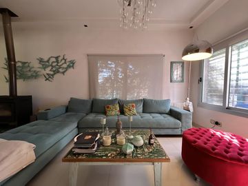 Casa con Piscina en Barrio Parque Las Picadas
