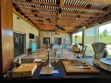 Casa con Piscina en Barrio Parque Las Picadas