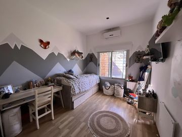Casa con Piscina en Barrio Parque Las Picadas