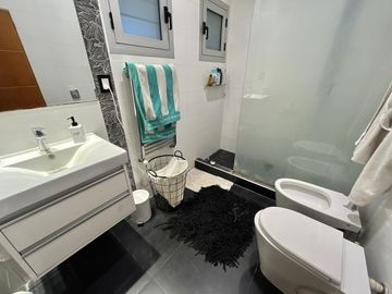 Casa con Piscina en Barrio Parque Las Picadas