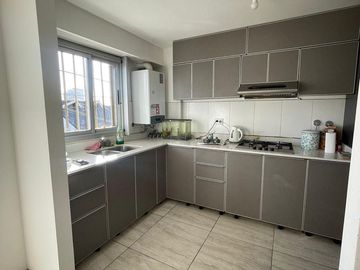 Departamento en  venta de 4 ambientes con dos baños  - Wilde